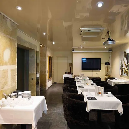 Le Manoir Des Ducs Hotel 3*